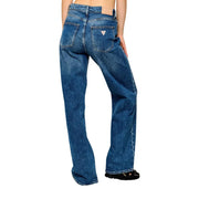 Rückseite guess Weit geschnittene Damen-Baumwolljeans in Blau mit klassischem Fünf-Taschen-Design und Logo auf der Gesäßtasche.