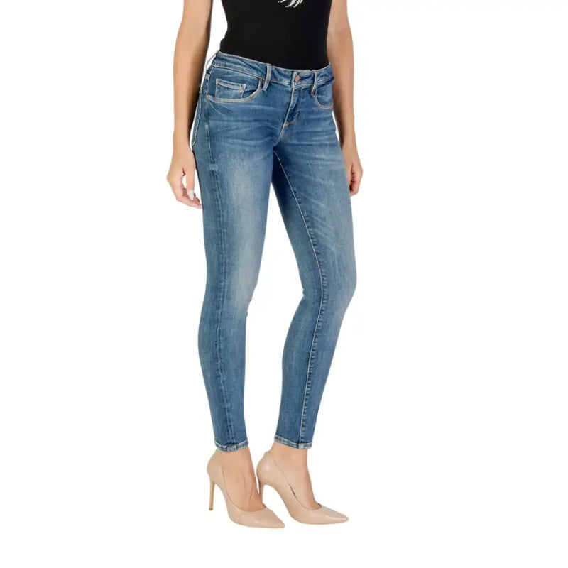 Guess Damen-Skinny-Jeans aus blauem Denim mit verwaschenem Look und klassischem Five-Pocket-Design im Used-Look.