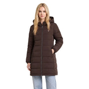 Guess Lange, braune Damen-Steppjacke aus Polyester mit gesteppter Kapuze, mittigem Reißverschluss und dezentem Logo auf der Brust.