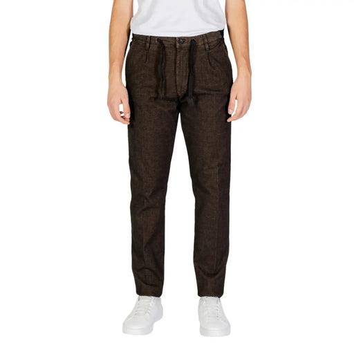 Dunkelbraun hamaki-ho Herrenhose aus Baumwollmischgewebe mit Kordelzugbund und schlichtem Reißverschluss