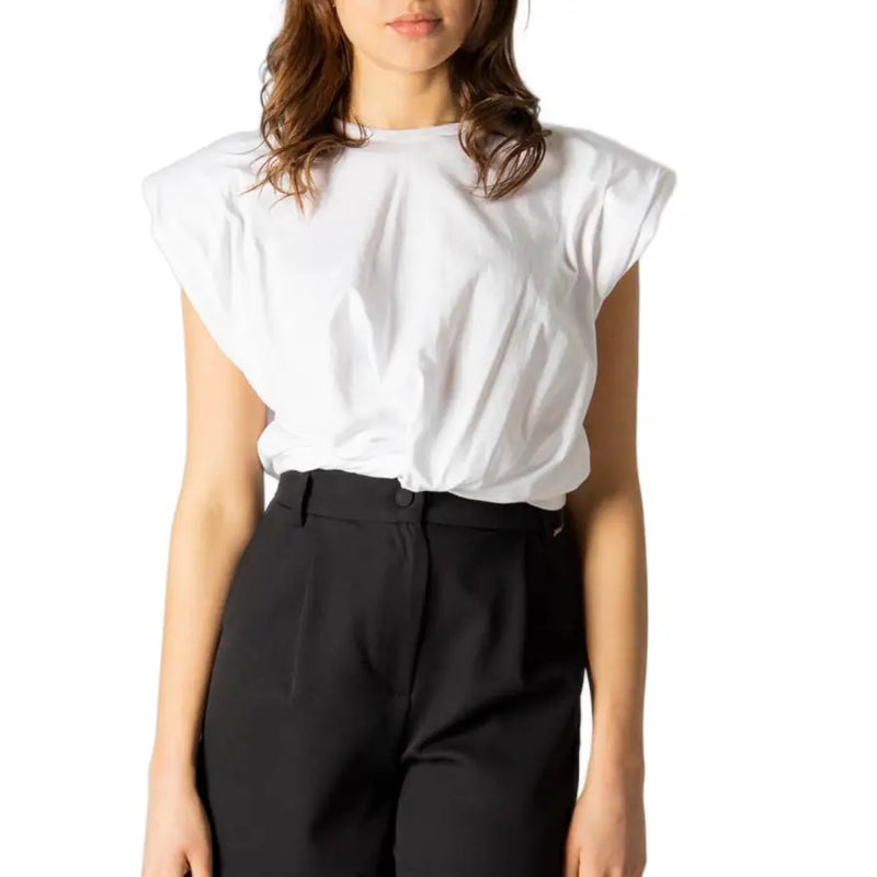 Hanny Deep women’s white cotton short sleeve t-shirt featuring a loose-fitting blouse style with puffed sleeves and gathered neckline