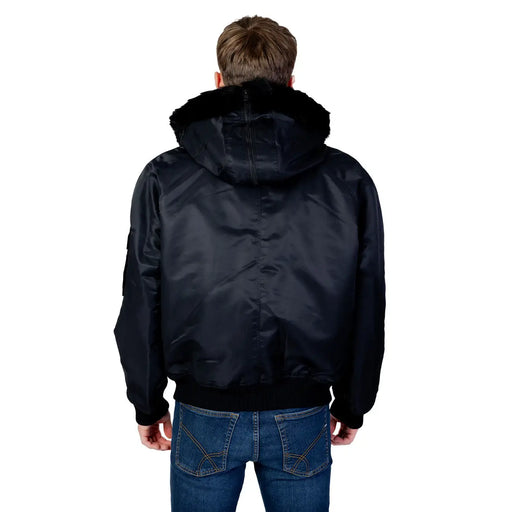 Schwarze Bomberjacke aus Satin mit flauschiger, schwarz gefütterter Kapuze von Hugo aus Polyamid für Herren