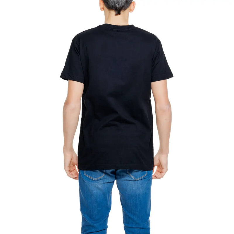 Hydra Clothing men’s black cotton short-sleeved crew neck t-shirt with bomber logo on the front