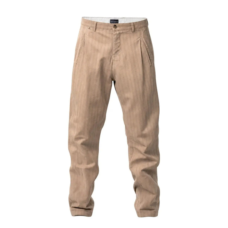Beige gestreifte Baumwollhose von Hydra Men in Khaki mit Falten und klassischem Knopf- und Reißverschluss.