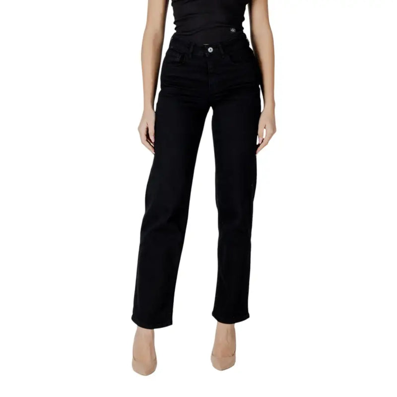 Ichi Women black cotton stretch jeans in high-rise straight-leg style with classic denim fabric and subtle stitching details
