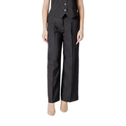 Ichi Schwarze Damen-Baumwollhose mit Taschen, elegantem, tailliertem Schnitt und dezenten Bundfalten, Größe 20122497