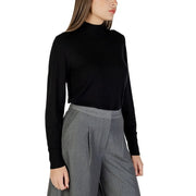 Ichi Damen schwarzer Rollkragenpullover Strickwaren Viskosemischung Langarm top mit hohem Kragen und schmaler Passform