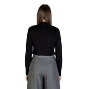 Schwarzer, langärmeliger Rollkragenpullover für Damen von Ichi hergestellt aus Viskosemischgewebe