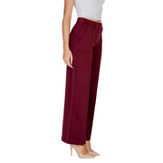 Ichi Bordeauxfarbene Damenhose aus Polyester-Viskose mit weitem Bein, hohem Bund, Vordertaschen und Reißverschluss mit Haken- und Knopfverschluss