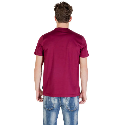 Ein bordeauxrotes, kurzärmeliges T-Shirt aus Baumwolle mit Rundhalsausschnitt von Icon Herren, perfekt für Freizeitkleidung