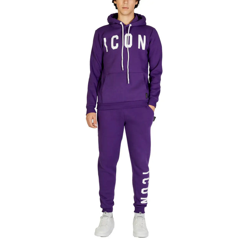 Lila Herren-Kapuzenpullover aus Baumwollfleece und passende Jogginghose mit weißen Kordelzügen und vertikaler Schrift.