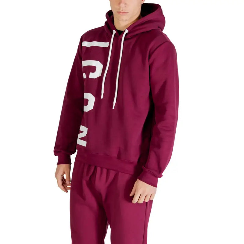 Kastanienbraune Baumwolle Icon Herren-Sweatshirt mit weißen Kordelzügen und auffälligem, vertikalem Schriftzug auf der Vorderseite im Kapuzenstil mit Rundhalsausschnitt