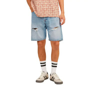 Jack & Jones Hellblaue Baumwollshorts für Herren aus hell gewaschenem Denim mit ausgefransten, zerrissenen Knien und einem verwaschenen Look