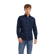 Marineblaues, langärmeliges Hemd mit Knopfleiste, zwei Brusttaschen und weißen Knöpfen von Jack Jones (Herrenhemd)