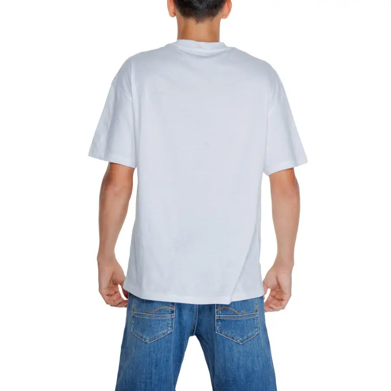 White short-sleeve round neck T-shirt worn by a person from Jack & Jones Men collection