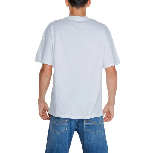 White short-sleeve round neck T-shirt worn by a person from Jack & Jones Men collection