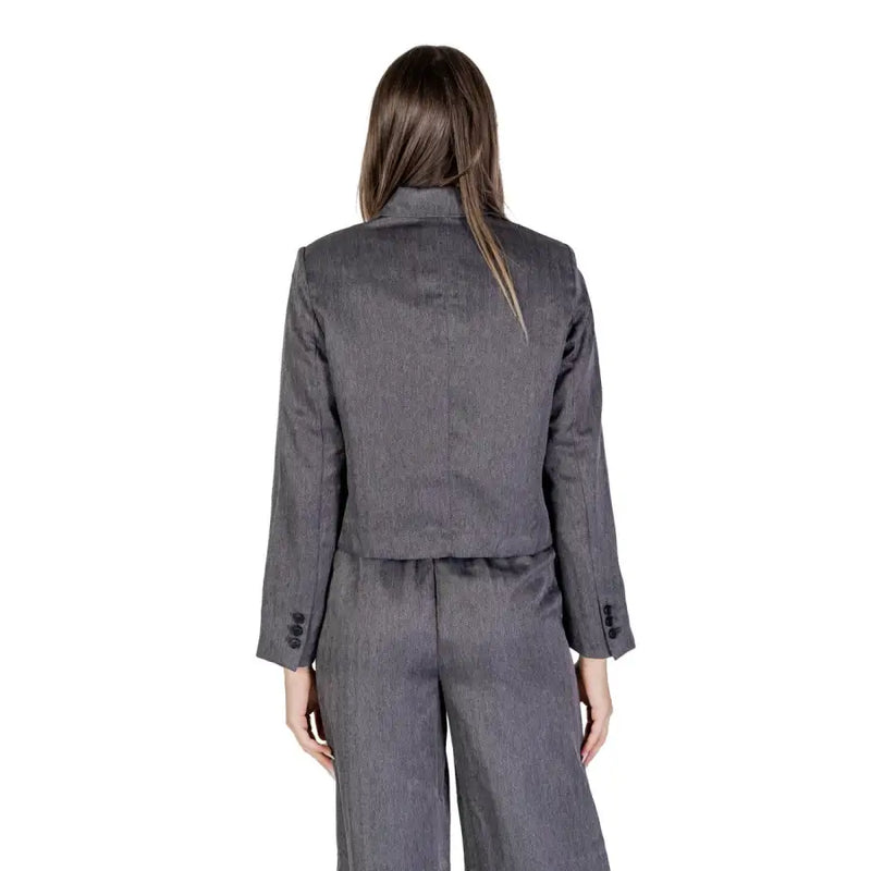 Jacqueline De Yong grey polyester blazer for women featuring gray textured fabric and three-button cuffs