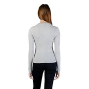 A light gray ribbed knit long sleeve sweater with a fitted silhouette from jacqueline de yong silver knitwear collection