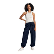 Marineblaue Jogginghose mit Kordelzug und elastischen Bündchen, entworfen für Komfort und Freizeitkleidung von Jacqueline de Yong