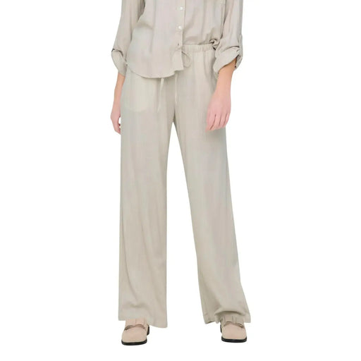 Graue Leinenhose für Damen von Jacqueline de Yong, normale Passform, beigefarbenes, weites Bein, Kordelzug im Bund und dezente Falten.