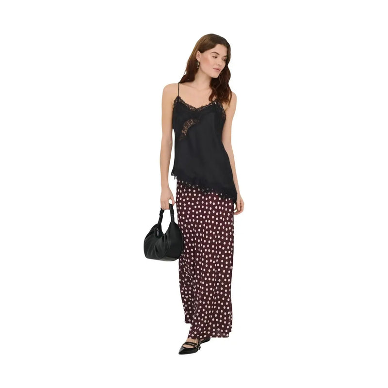 Schwarze Mini-Ledertasche mit strukturiertem Henkel und weich fallender Silhouette, kombiniert mit einem Tanktop von Jacqueline de Yong. top Asymmetrische Spitze, schwarz, Polyester