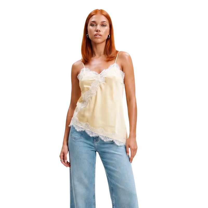 Jacqueline de Yong Damen-Satin-Camisole in Hellgelb mit weißer Spitzenborte an Ausschnitt und Saum