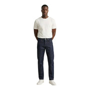 Dunkelindigo jeckerson Herrenjeans aus Bio-Baumwolle mit klassischem Fünf-Taschen-Design und dezenter Auswaschung an den Oberschenkeln