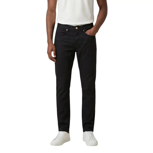 Jeckerson Schwarze Herren-Jeans im Slim-Fit-Schnitt mit klassischem Fünf-Taschen-Design und goldfarbenen Beschlägen