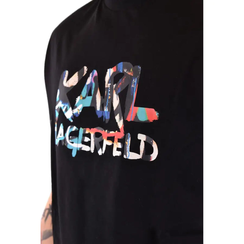 Schwarz karl lagerfeld Männer t-shirt mit einem auffälligen, farbenfrohen Logo im Graffiti-Stil in Blau, Rot und Weiß auf der Vorderseite