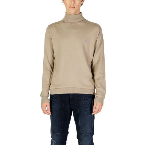 Polo ralph lauren beige turtleneck sweater with embroidered logo.
