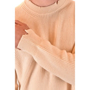 Laneus Kaschmirpullover für Damen in Creme mit Rippstrickstruktur und ausgefranstem Halsausschnitt, Vorderansicht