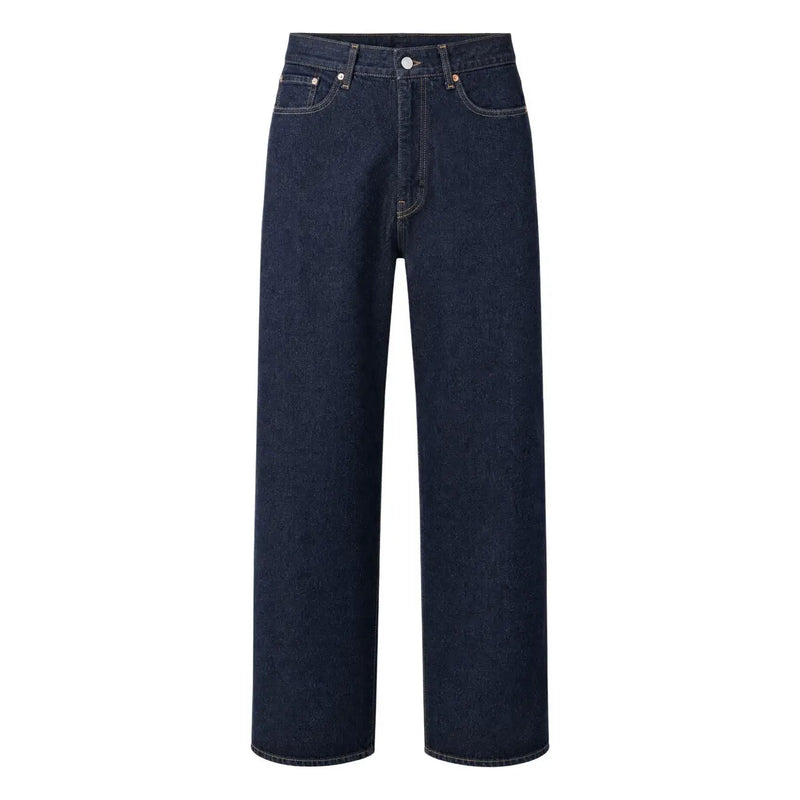 Levis men jeans dark indigo cotton denim with straight-leg cut and classic five-pocket design front view