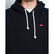 Schwarzer Levi's Herren-Hoodie aus Baumwolle mit weißen Kordelzügen und rotem Logo-Patch auf der Brust