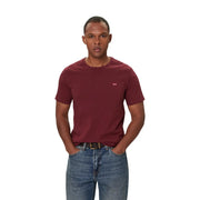 Levi's Herren-T-Shirt aus bordeauxroter Baumwolle in regulärer Passform mit kleinem roten Logo auf der linken Brust