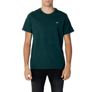 Grünes Levi's Herren-T-Shirt aus Baumwolle mit Rundhalsausschnitt und kleinem roten Logo auf der linken Brust