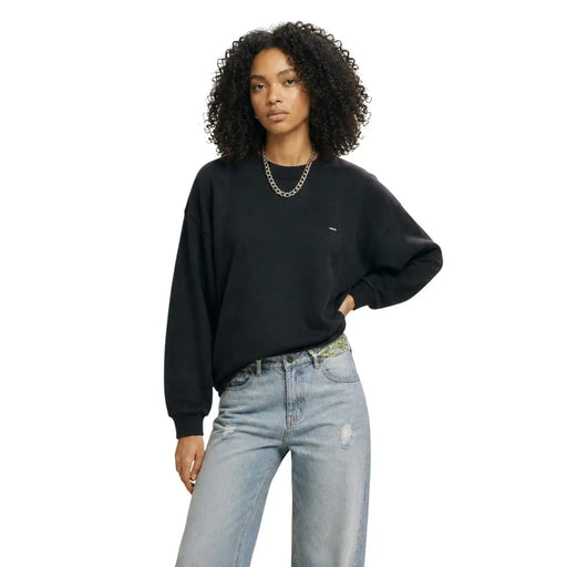 Schwarzes Levi's Damen-Sweatshirt aus Baumwolle im Oversize-Schnitt mit Rundhalsausschnitt und kleinem, gesticktem Logo auf der linken Brust.