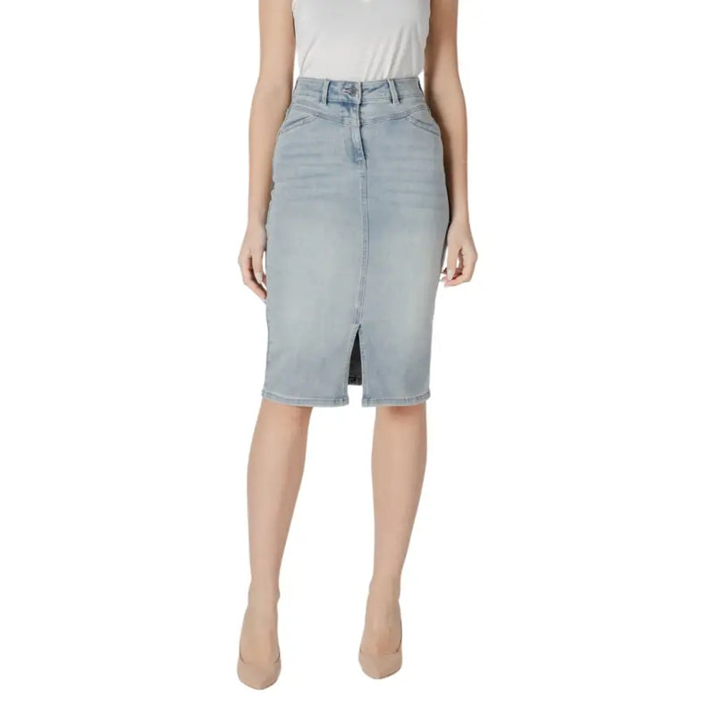 Light blue cotton blend pencil skirt with high waist pockets and front slit in light-wash denim fabric