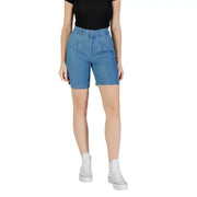 Light blue denim pleated shorts with front zip and pockets for women’s spring summer wear