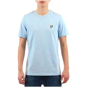 Hellblau Lyle & Scott Männer t-shirt mit einem kleinen gelben und schwarzen Logo