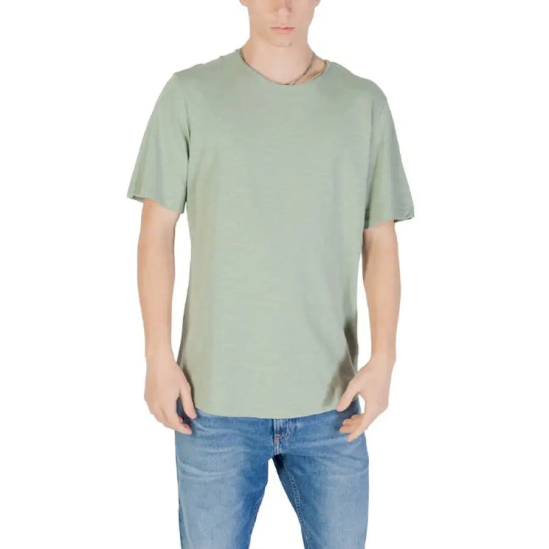 Light green crew neck T-shirt from Jack & Jones Grey Round Neck Men’s collection