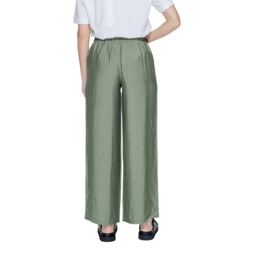 
                      
                        Only Women Trousers in urban city fashion style, The Linen Collective Wide Trousers
                      
                    