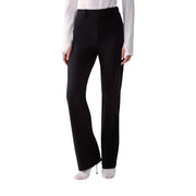Schwarze, taillierte Hose mit geradem Bein und dezenten Bundfalten, kombiniert mit einer blauen Baumwoll-Stretchjeans von Liu Jo für Damen.