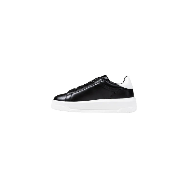 Black leather low-top love moschino women platform sneaker with white rubber sole and heel tab from back side