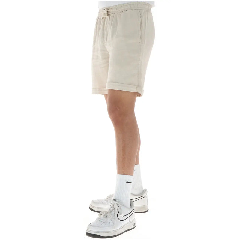 Lyle & Scott Leinenshorts für Herren aus beiger Baumwolle mit Kordelzugbund und umgeschlagenen Beinabschlüssen, Vorderansicht