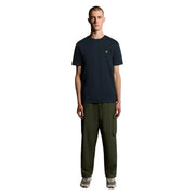 Marineblaues, kurzärmeliges Baumwollhemd t-shirt mit kleinem gelben Vogellogo auf der linken Brust aus der Lyle & Scott Herrenkollektion