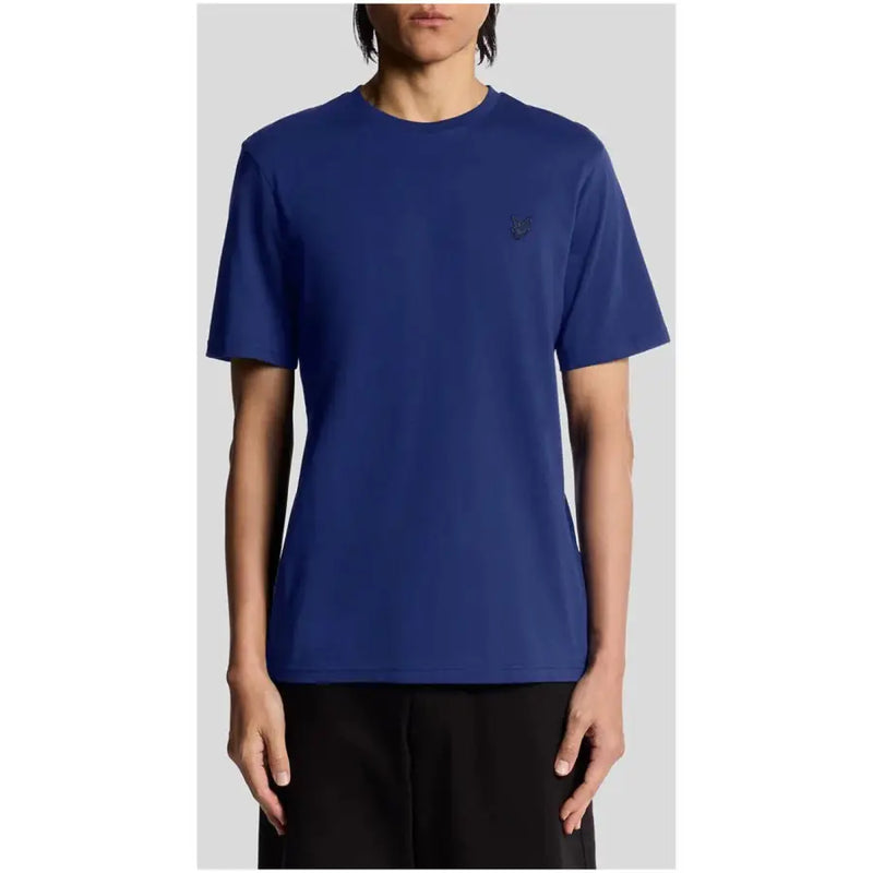 Lyle & Scott Männer t-shirt Marineblaues Kurzarmshirt mit kleinem, schwarzem, gesticktem Logo auf der linken Brust.