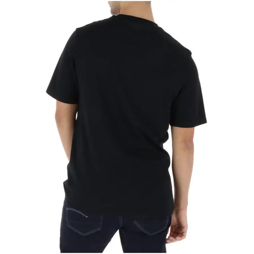 Schwarzes, kurzärmeliges Baumwollshirt mit Rundhalsausschnitt t-shirt für Männer von Lyle & Scott ideal für Freizeitkleidung