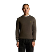 Lyle & Scott Merinowollpullover für Herren in Olivgrün mit gelbem Vogellogo auf der linken Brust, Vorderansicht