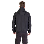 Lyle & Scott Schwarze Softshelljacke für Herren mit Kapuze und dezenten Nahtdetails, Vorderansicht