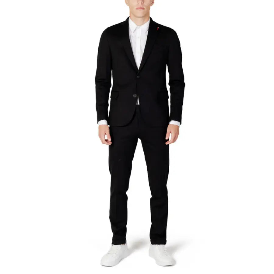 Mulish Men Suit in urban city style, man wearing black suit and white shirt